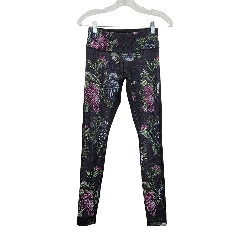 Lululemon Women's Size 4 Leggings Black with Rose Pixelated‎ Patterned
